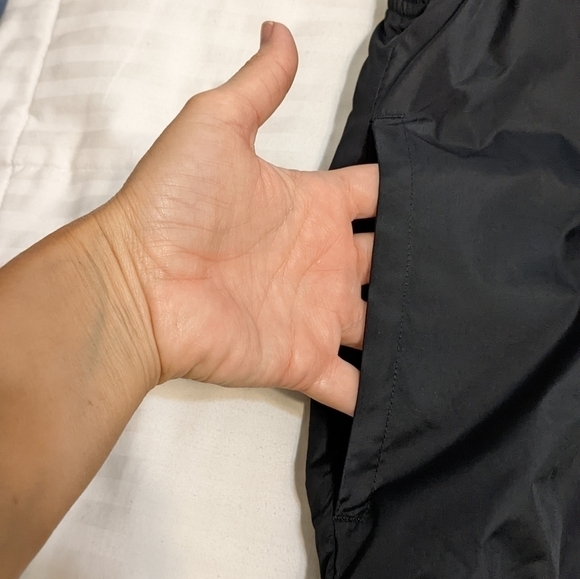 WEDGE Vest With Pockets - Picture 2 of 9